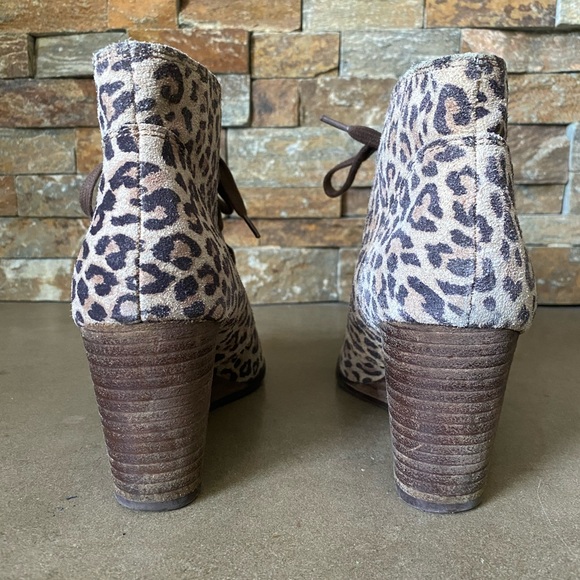 Lucky Brand Wedges Size 8 Ankle Booties Leopard Lace Up Animal Print - Picture 4 of 6